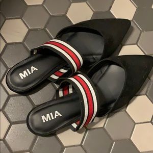 Mia slides